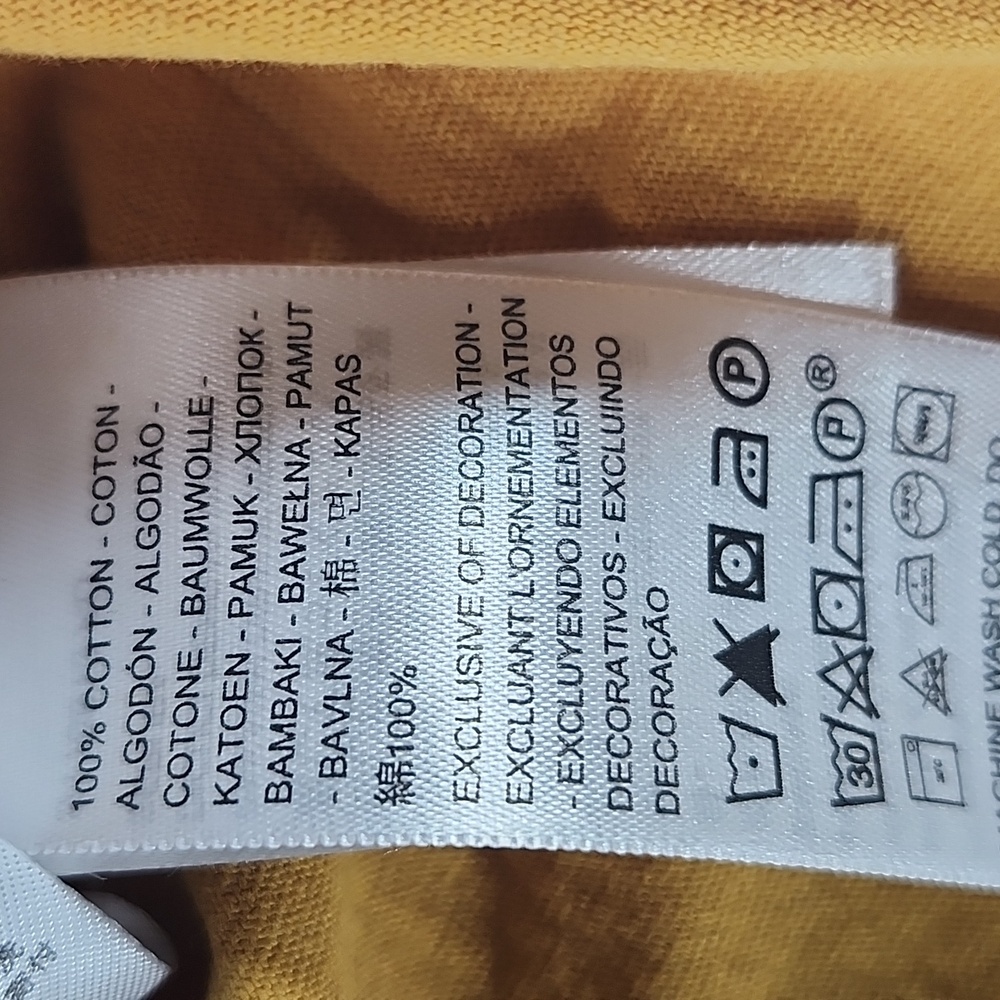 Levis Cat Daddy Graphic T-Shirt in Mustard - Picture 3 of 5